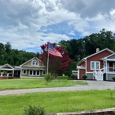 The Farmhouse At Wolfehaven Asheville Eksteriør bilde